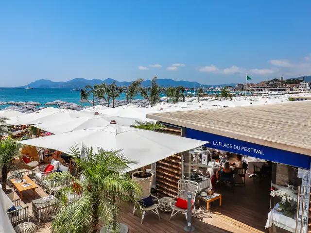Plage privée du Festival sur la Croisette à Cannes
