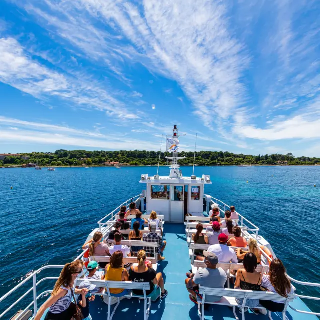 Cannes Reserver Traversee Bateau Iles De Lerins Transcotedazur